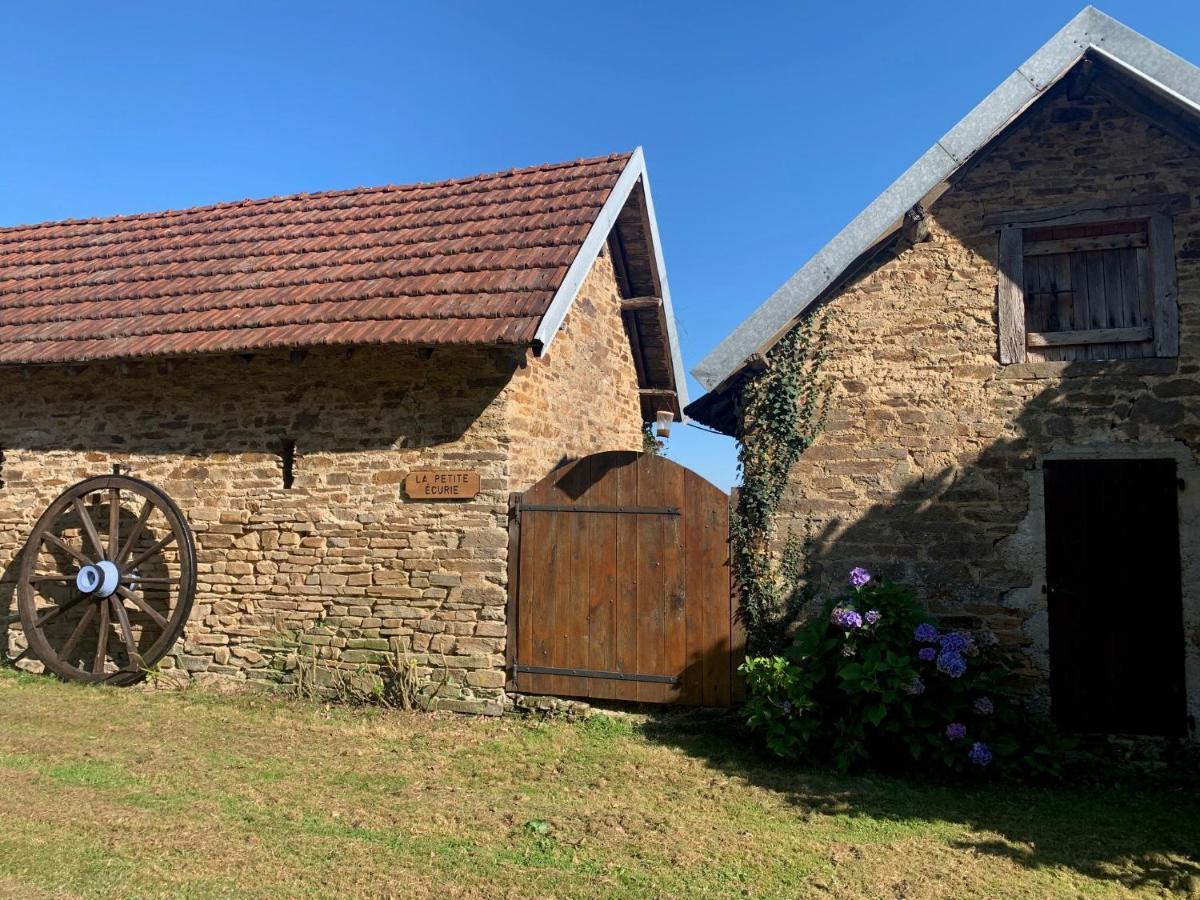 La Petite Ecurie Villa Saint-Yrieix-la-Perche Exterior photo